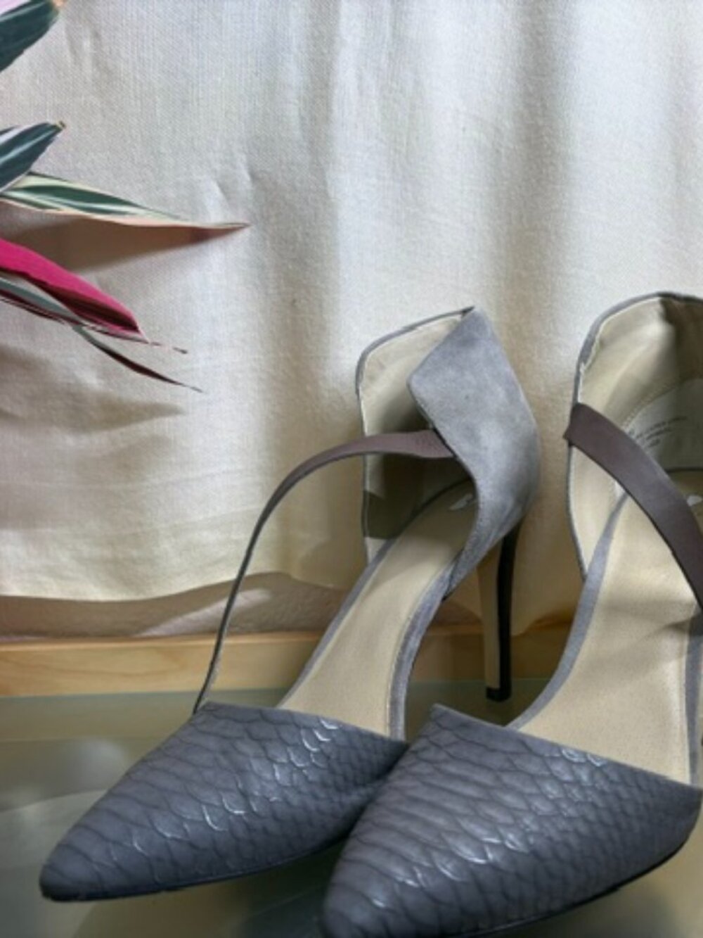 BP. Xenia Gray Leather Pointed-Toe Pumps – Size 9M